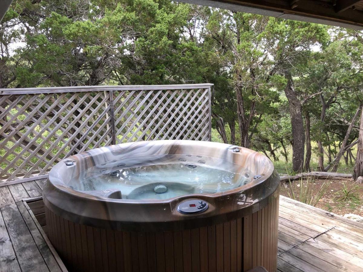 Rockin' B Ranch Love Shack Pipe Creek Exterior photo